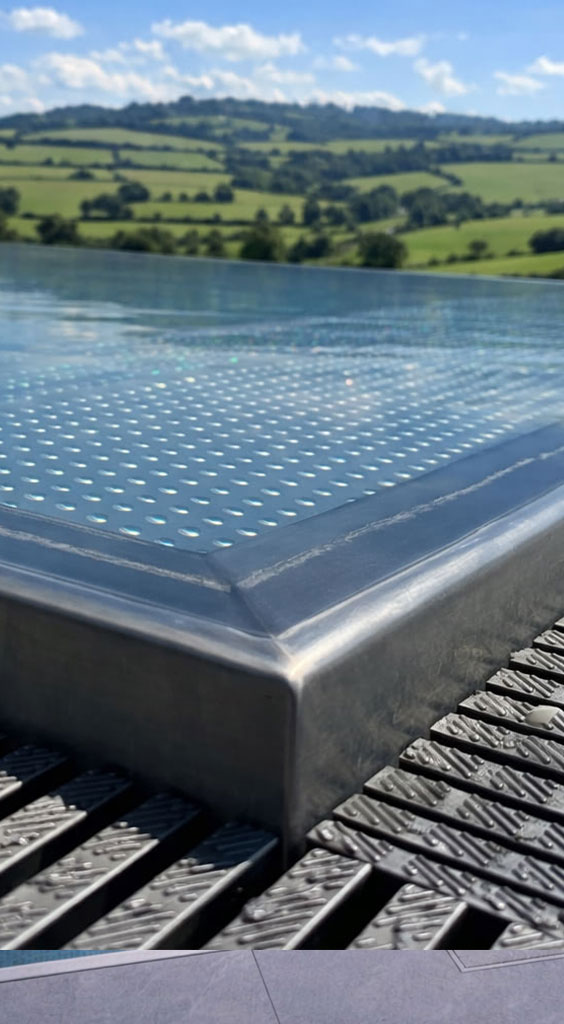 Durabilité piscine inox