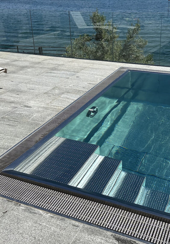 Intégration piscine inox